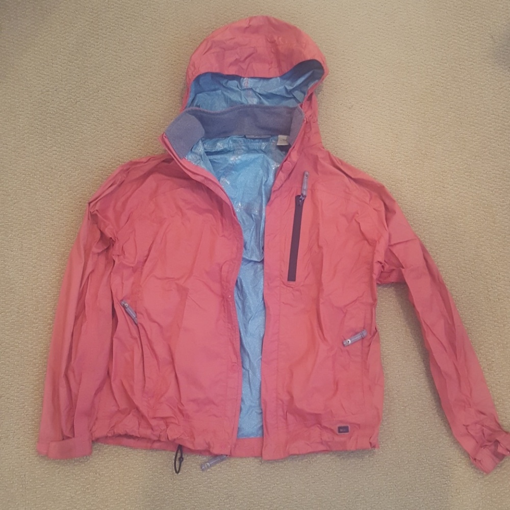 Lightweight wind/"rain" coat